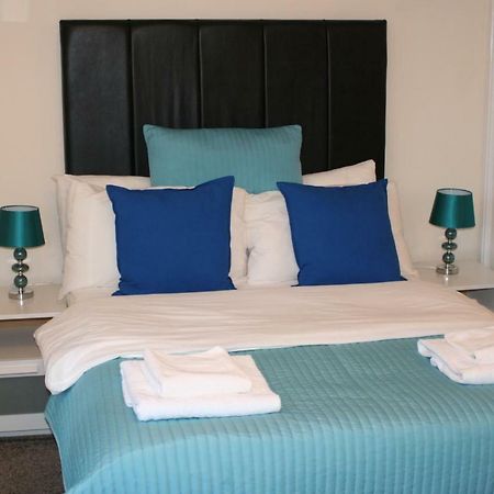 Abbey Holiday Accommodation 휫비 외부 사진