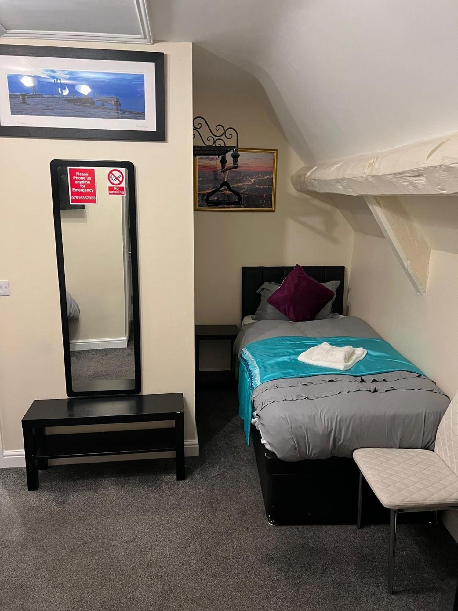 Abbey Holiday Accommodation 휫비 외부 사진