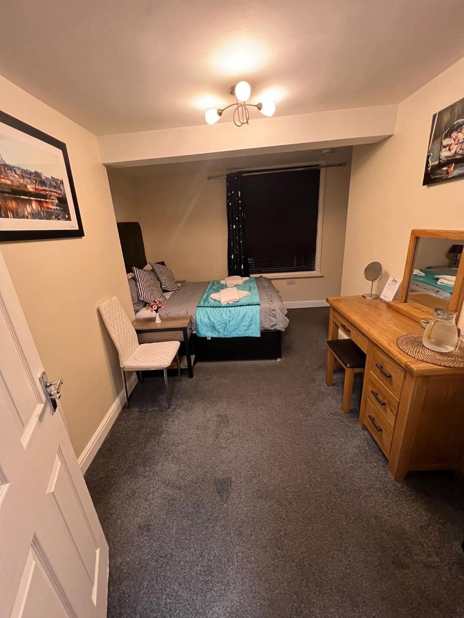 Abbey Holiday Accommodation 휫비 외부 사진