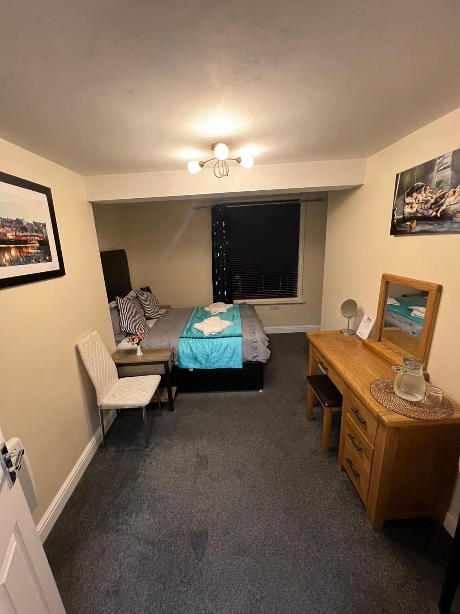 Abbey Holiday Accommodation 휫비 외부 사진