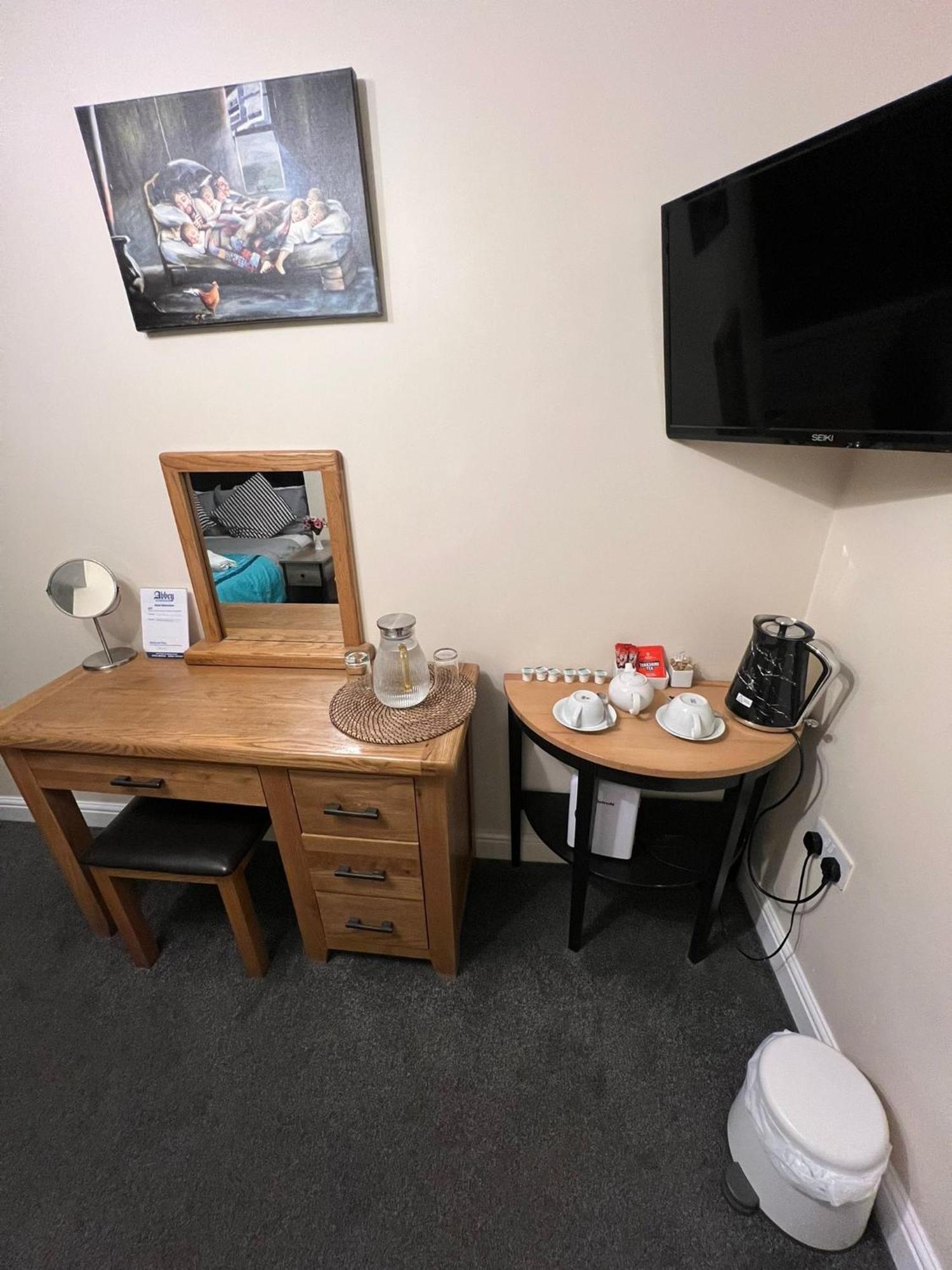 Abbey Holiday Accommodation 휫비 외부 사진