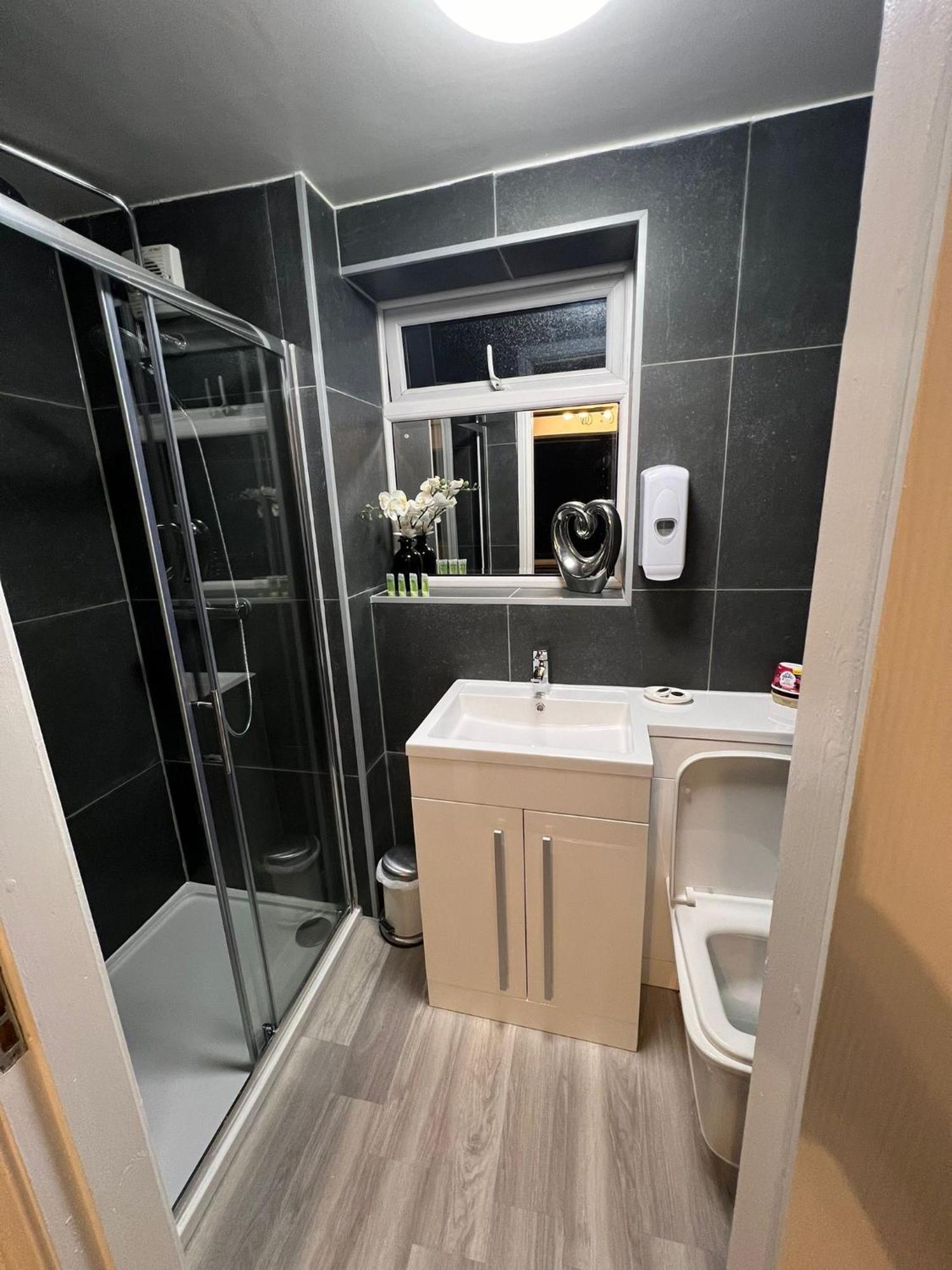 Abbey Holiday Accommodation 휫비 외부 사진