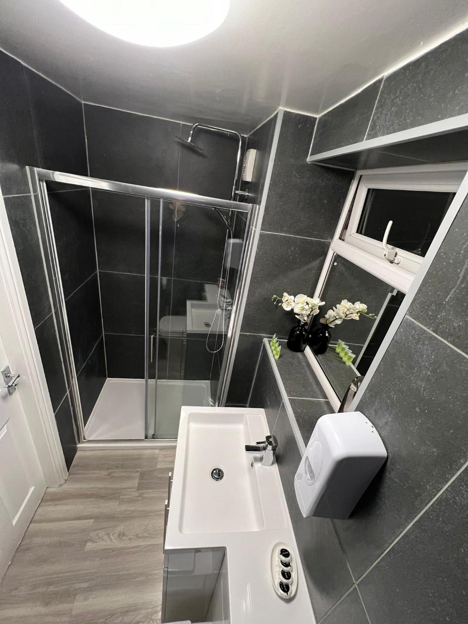 Abbey Holiday Accommodation 휫비 외부 사진