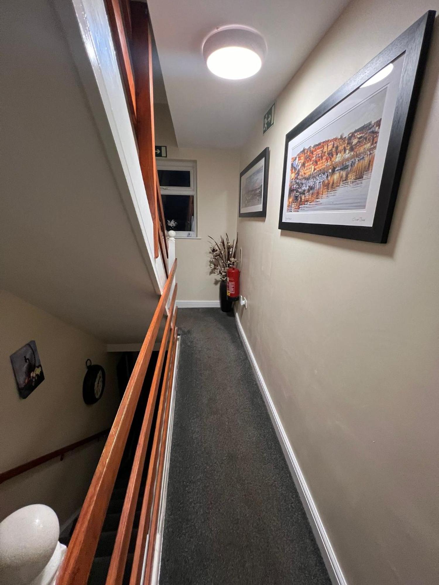 Abbey Holiday Accommodation 휫비 외부 사진