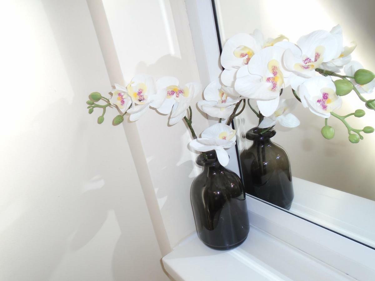 Abbey Holiday Accommodation 휫비 외부 사진