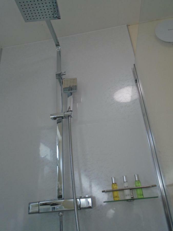 Abbey Holiday Accommodation 휫비 외부 사진