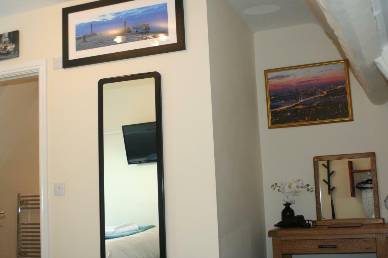Abbey Holiday Accommodation 휫비 외부 사진