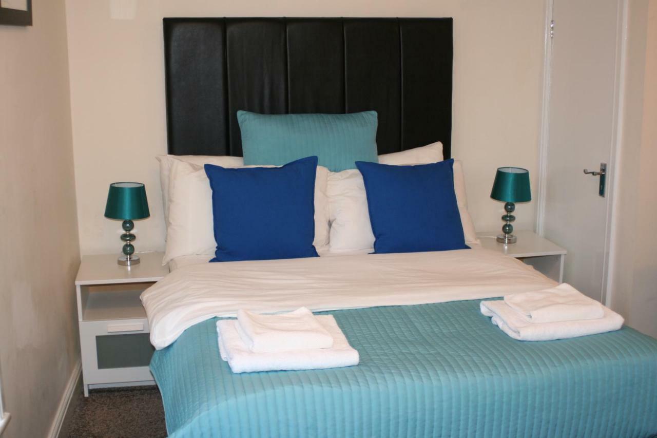 Abbey Holiday Accommodation 휫비 외부 사진
